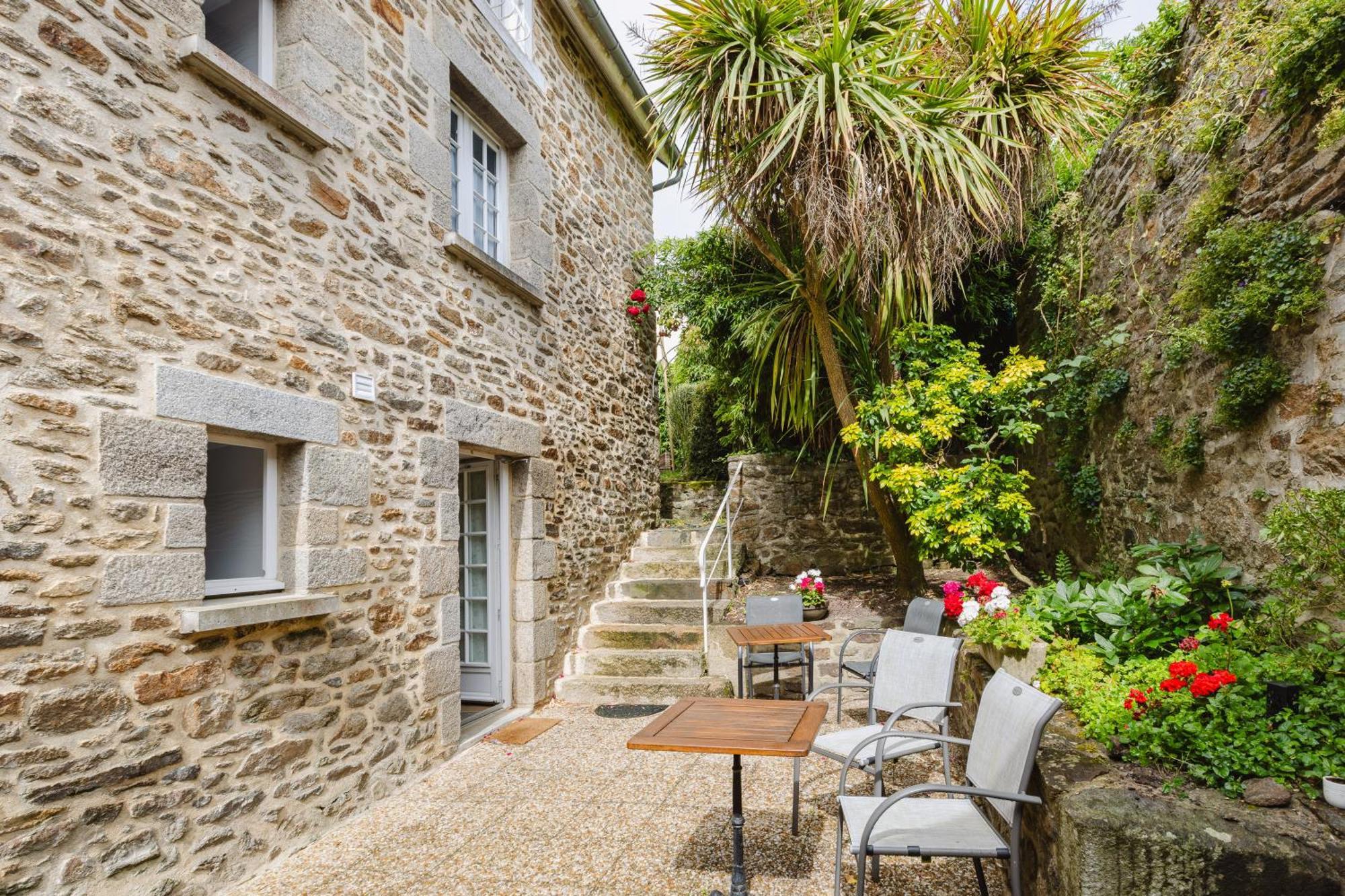 Demeures & Chateaux - Hotel De La Porte Saint-Malo Динан Экстерьер фото