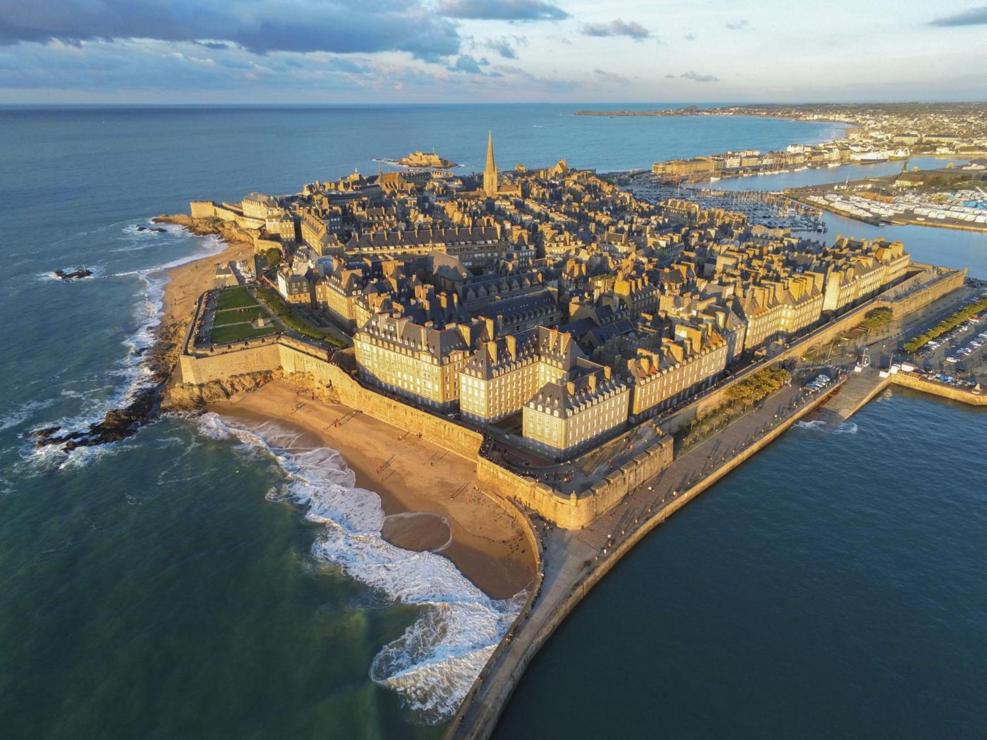 Demeures & Chateaux - Hotel De La Porte Saint-Malo Динан Экстерьер фото